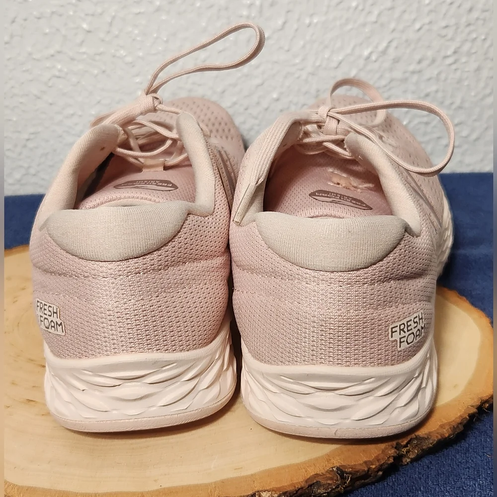 New Balance Women's Pink Running Shoes Size 9 - Picture 6 of 8